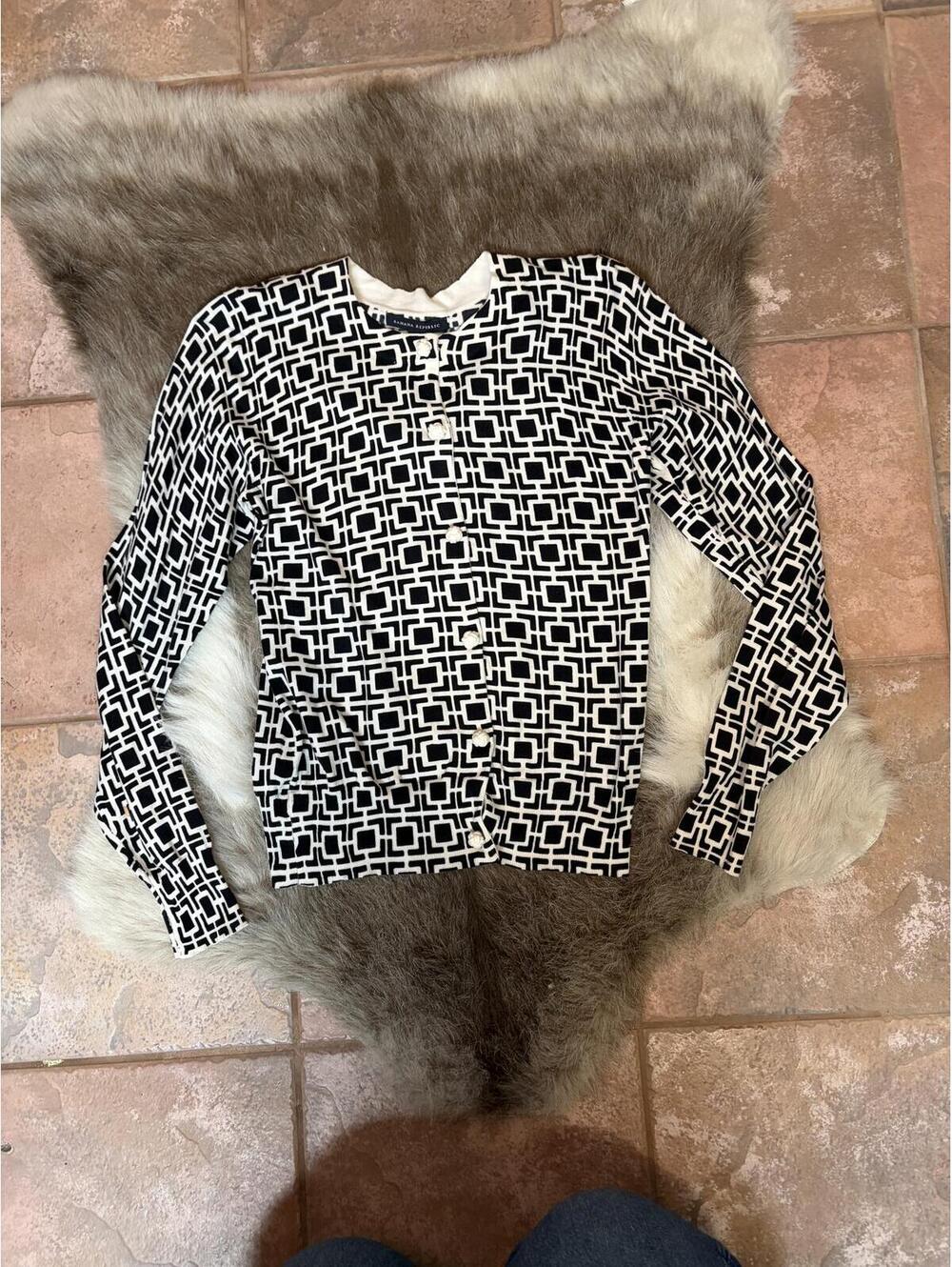 NWT Banana Republic Black and White Geometric Pattern Cardigan Sweater